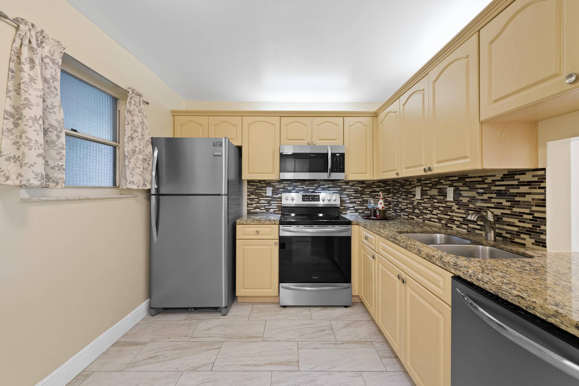 483 N Pine Island Road, #C304, Plantation, FL 33324 DSC_9219