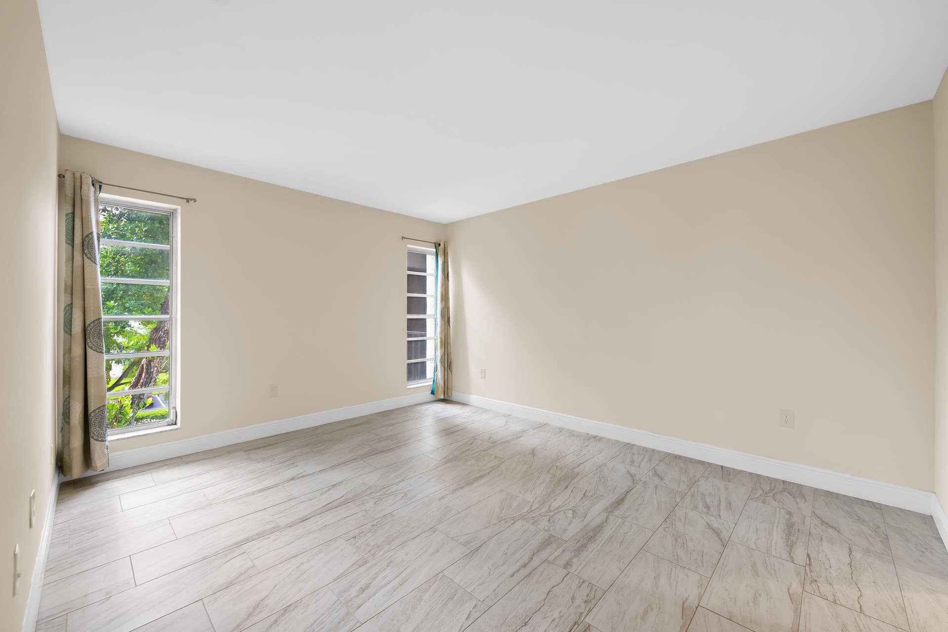 483 N Pine Island Road, #C304, Plantation, FL 33324 DSC_9252