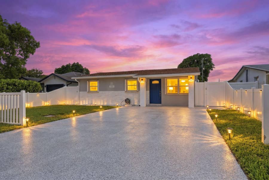 Property photo for 128 NW 10th Avenue, Delray Beach, FL