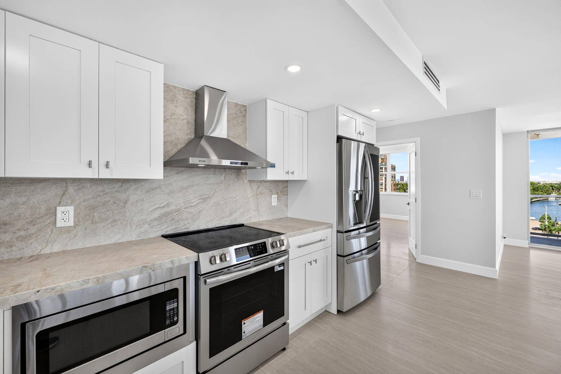 Gourmet kitchen
