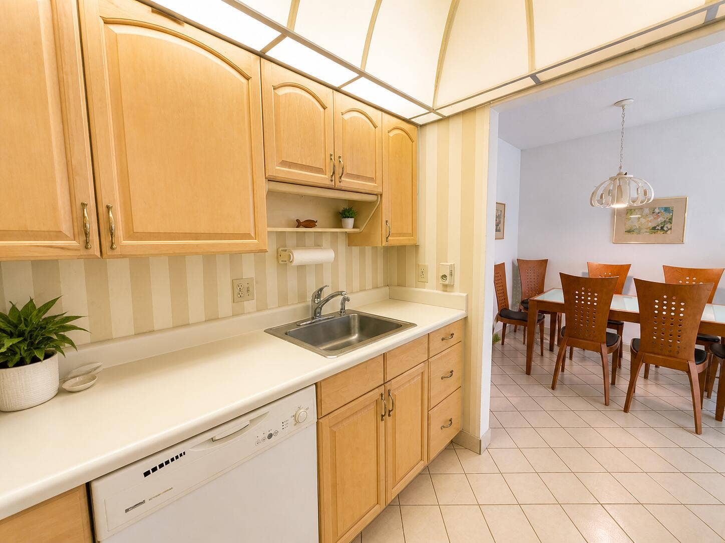 4501 S Ocean Boulevard, #D4, South Palm Beach, FL 33480 Kitchen
