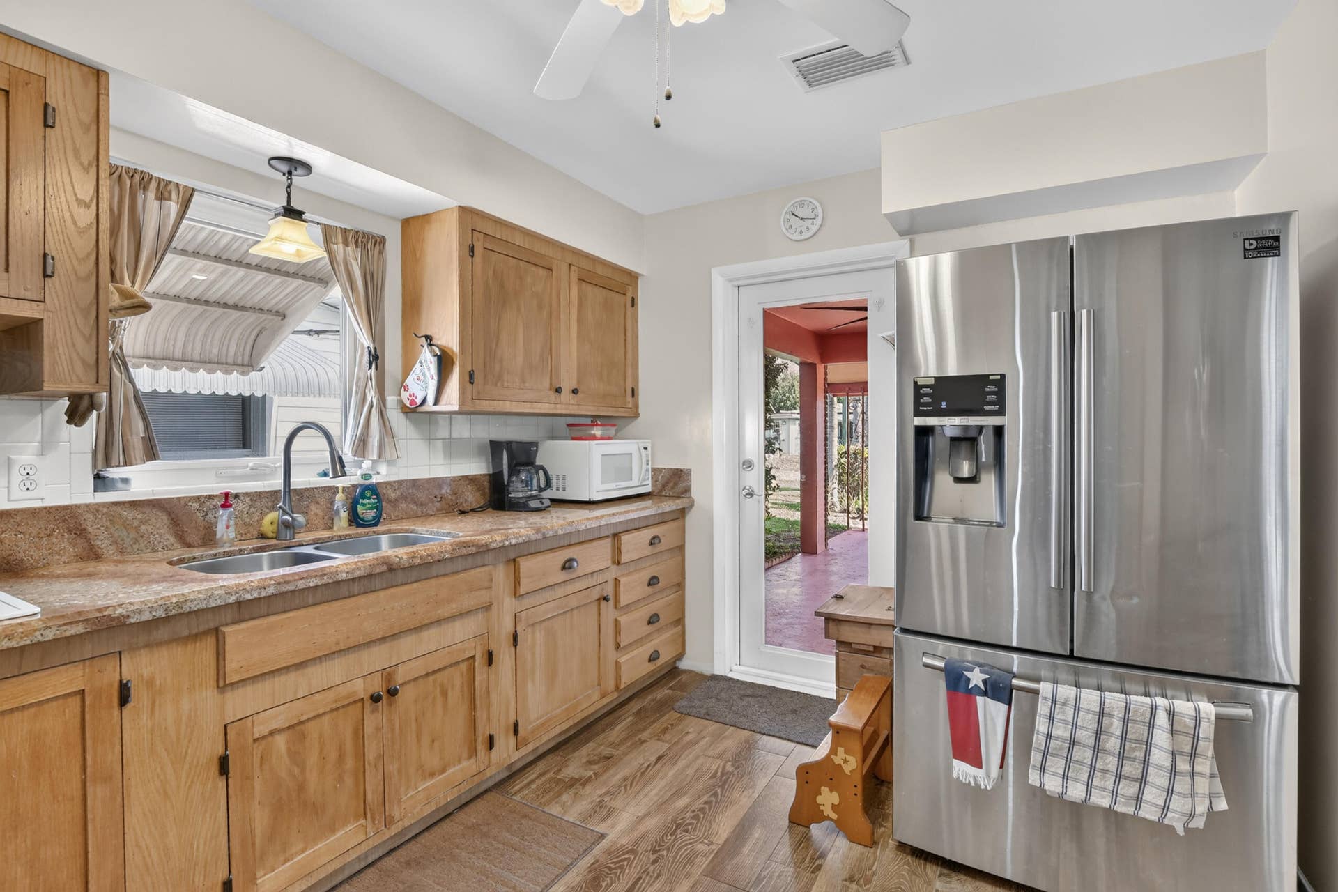 220 NW 48th Street, Oakland Park, FL 33309 15-print-_A7A9465