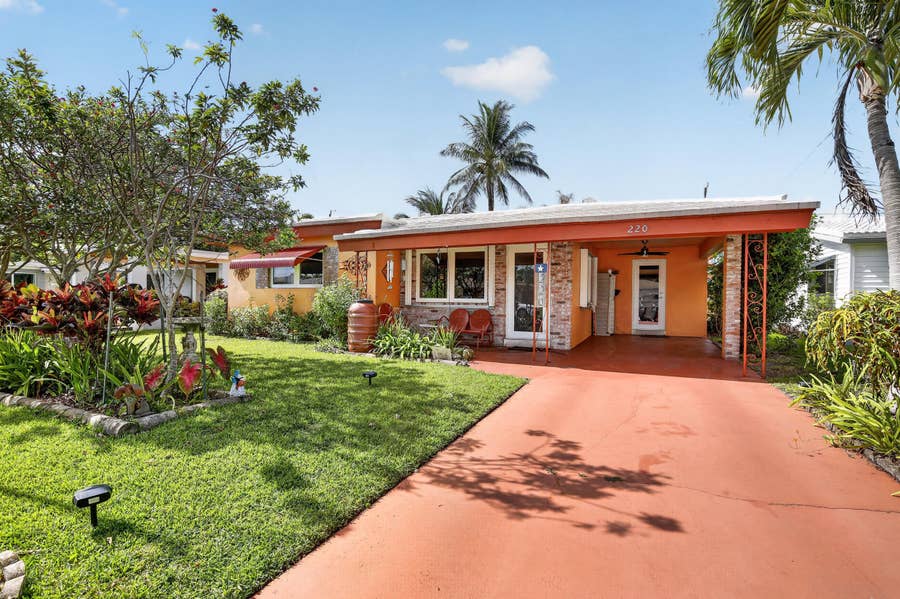Property photo for 220 NW 48th Street, Oakland Park, FL