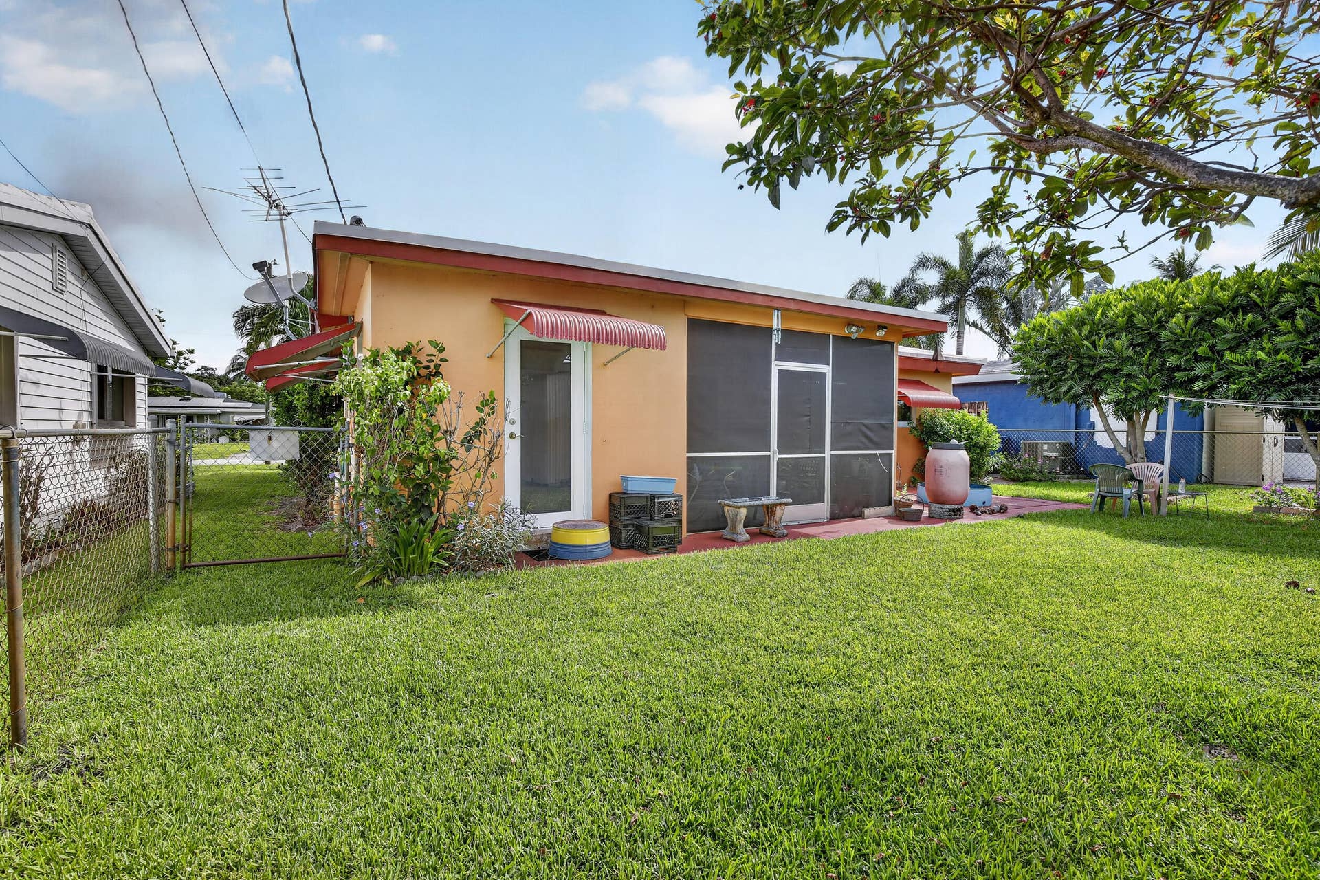 220 NW 48th Street, Oakland Park, FL 33309 39-print-_A7A9400