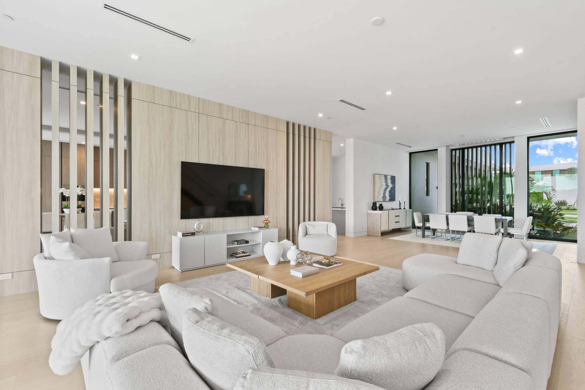 10959 Monte Rosa Drive, Palm Beach Gardens, FL 33412 Living Room