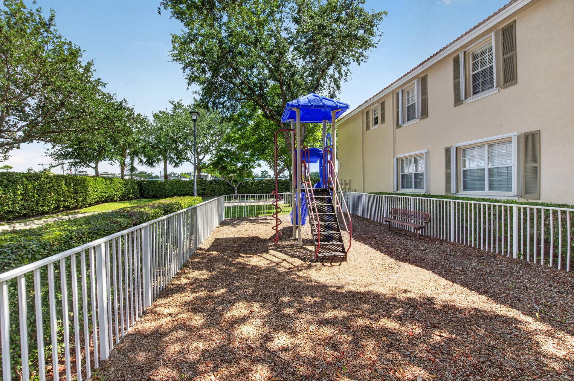 1418 W Wickham Circle, #B, Delray Beach, FL 33445 31-web-or-mls-DSC_5101