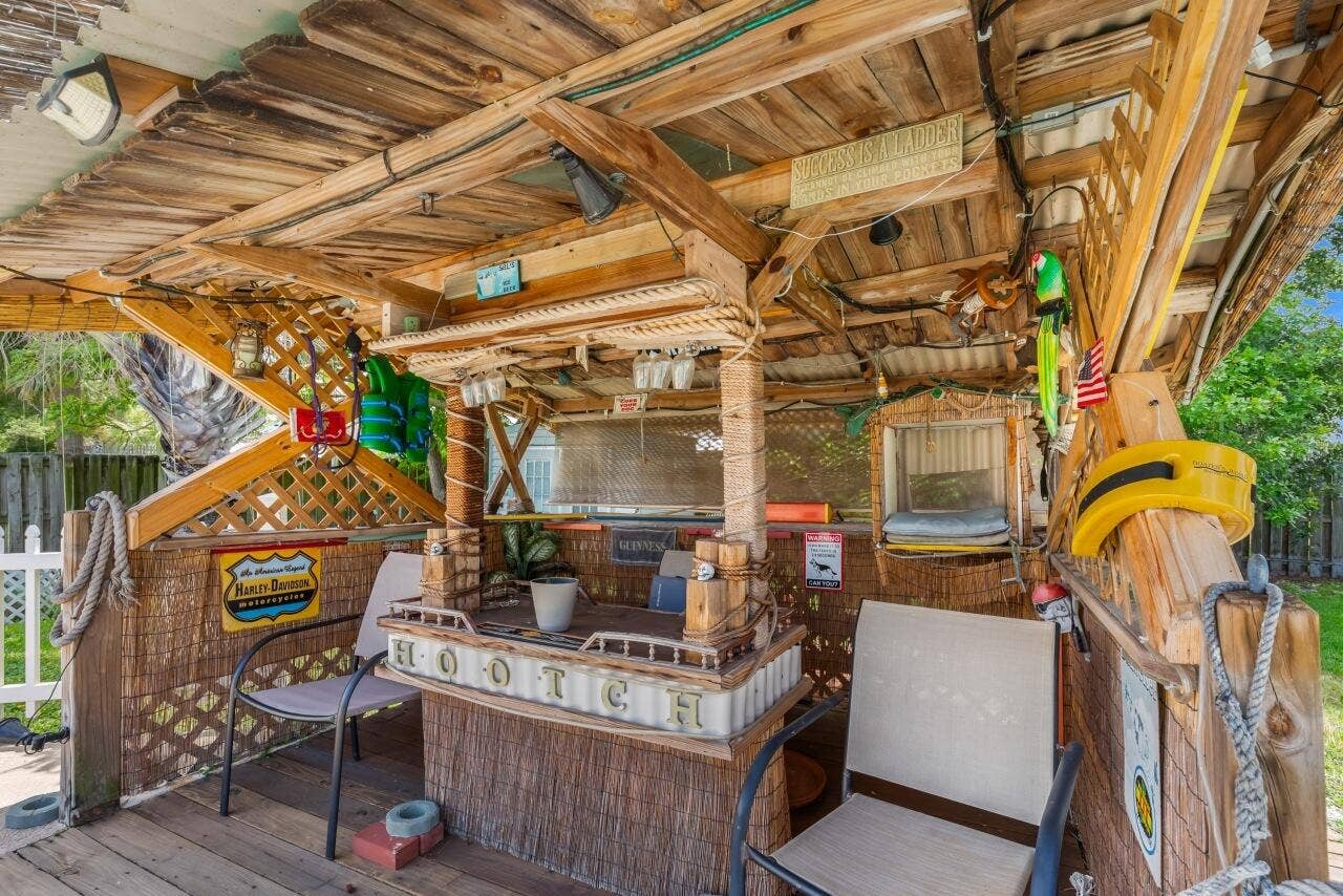 Tiki Bar