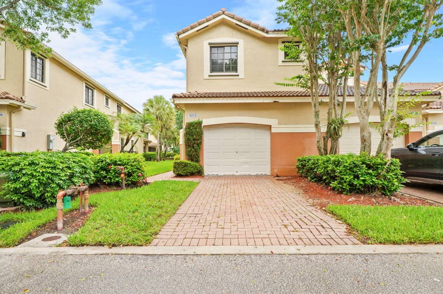 Property photo for 4212 Vineyard Circle, Weston, FL