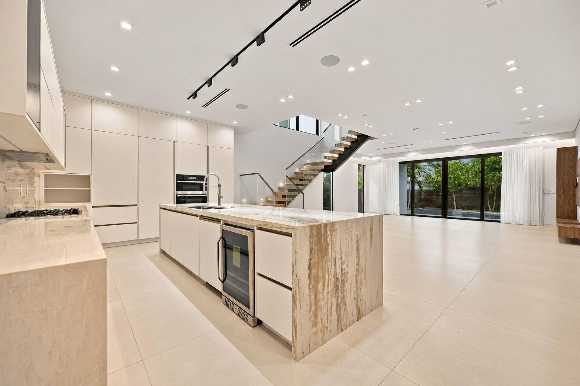 17-web-or-mls-1015-ne-3rd-st
