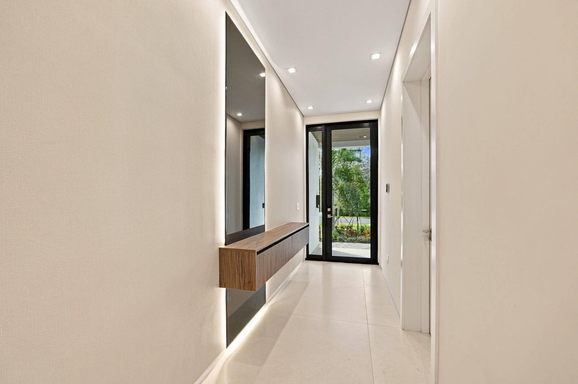 7-web-or-mls-1015-ne-3rd-st