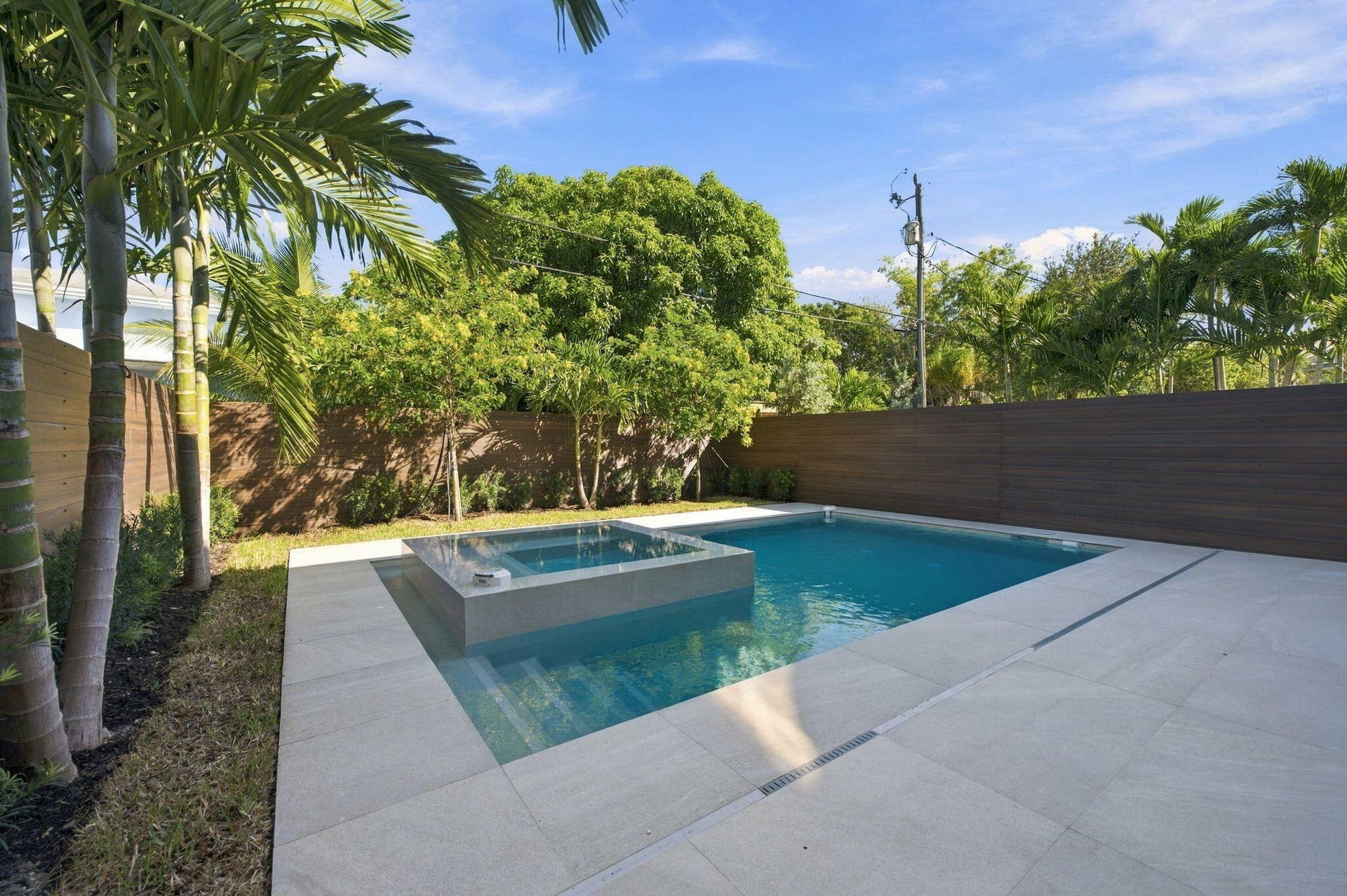 39-web-or-mls-1015-ne-3rd-st