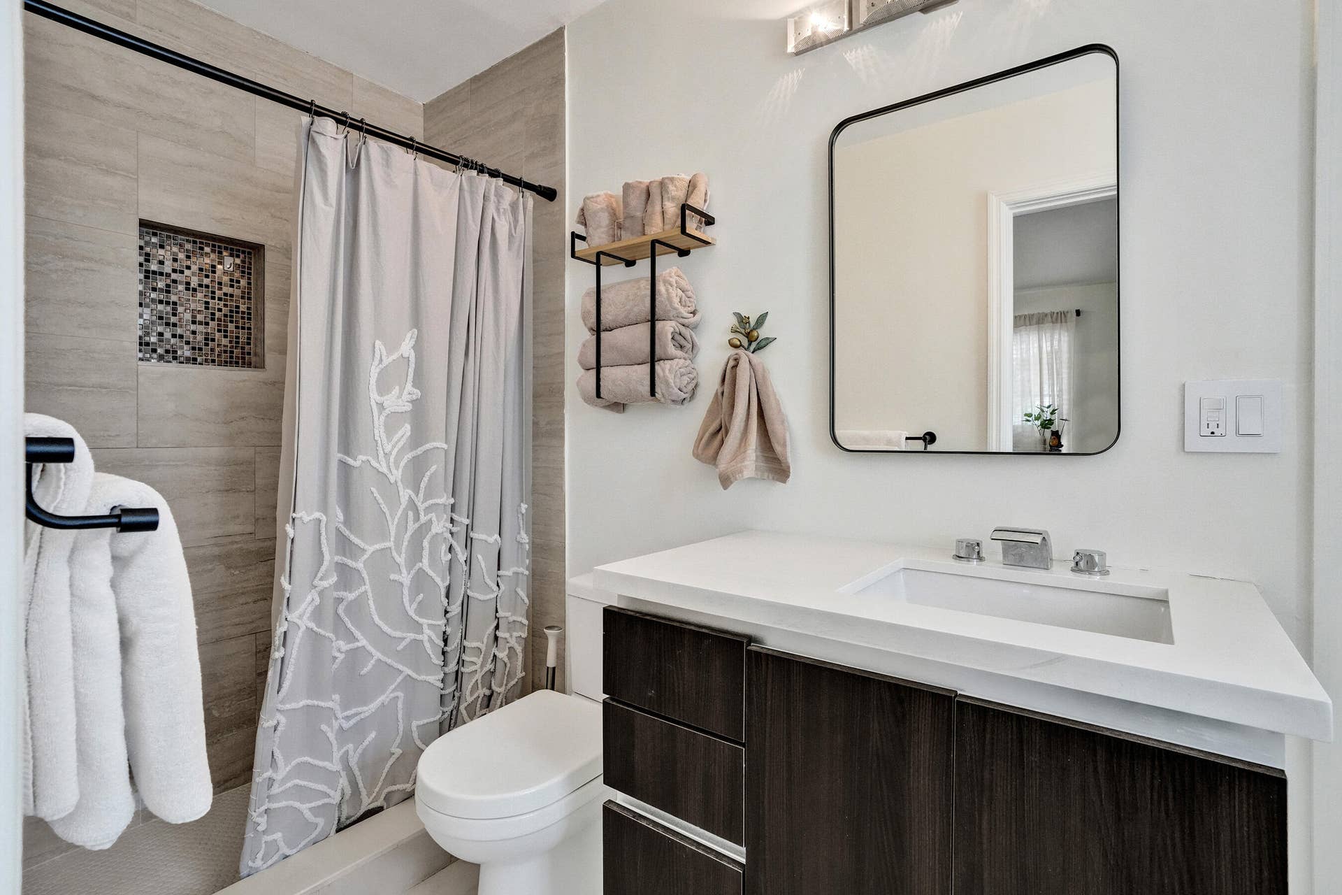5830 NE 21st Terrace, Fort Lauderdale, FL 33308 DSC09657