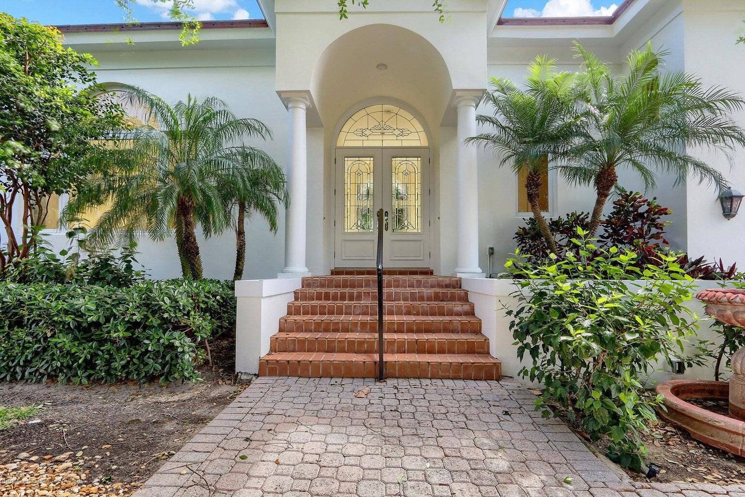 1426 N Ocean Boulevard, Palm Beach, FL 33480 1431 N Ocean Way