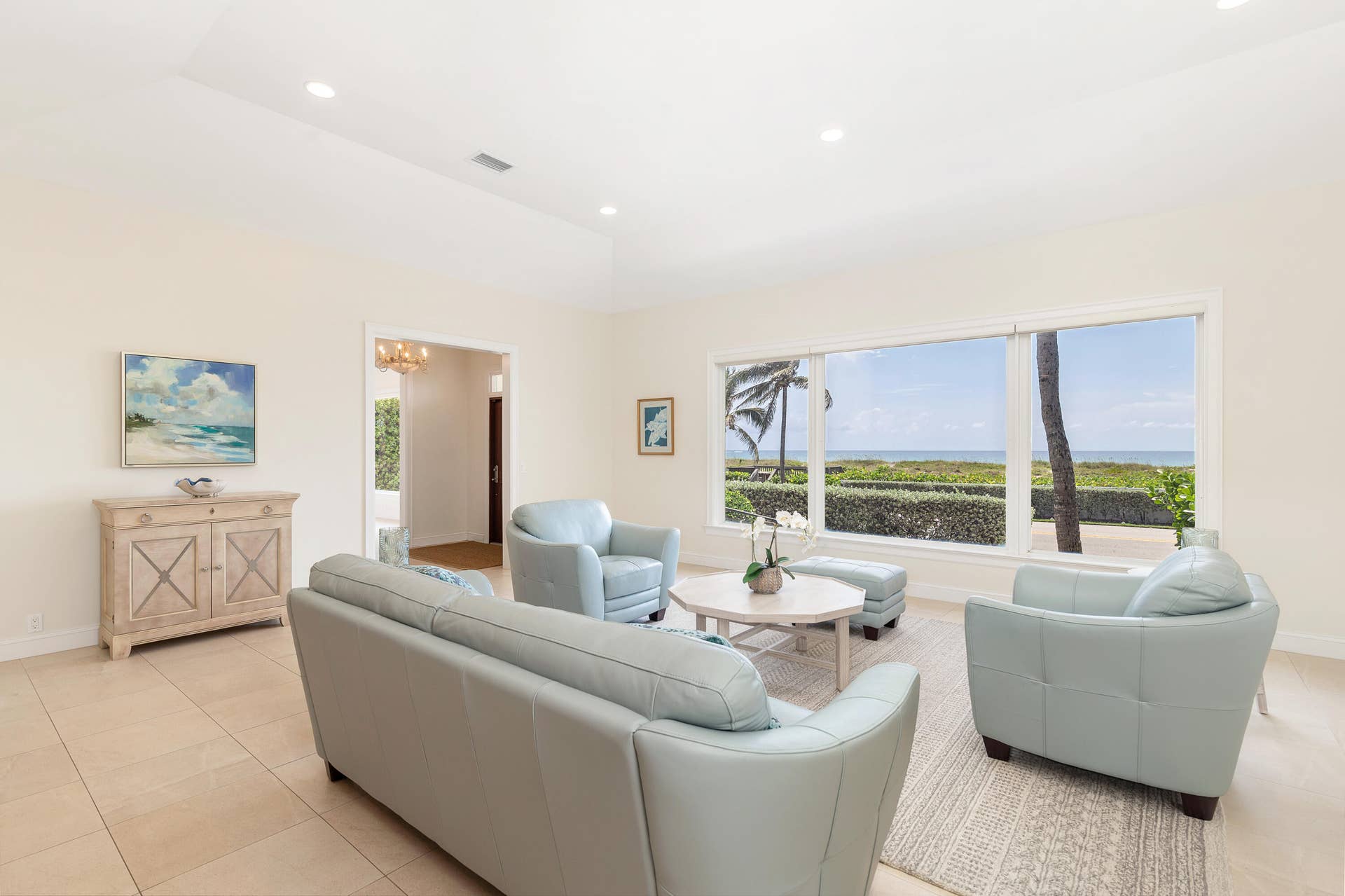 1426 N Ocean Boulevard, Palm Beach, FL 33480 1426 living room