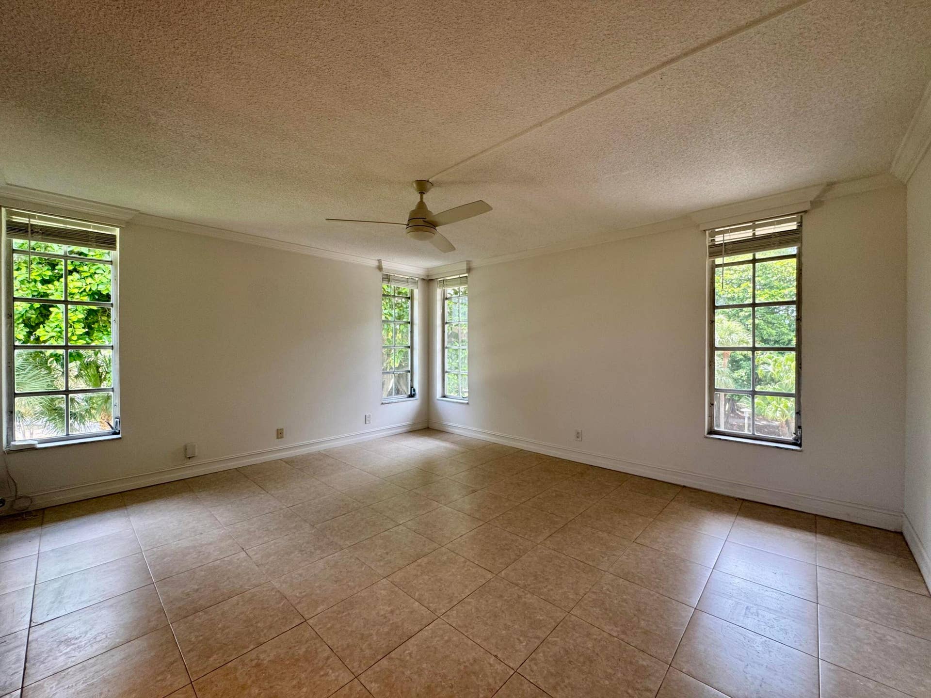 2601 S Course Drive, #401, Pompano Beach, FL 33069 IMG_5784