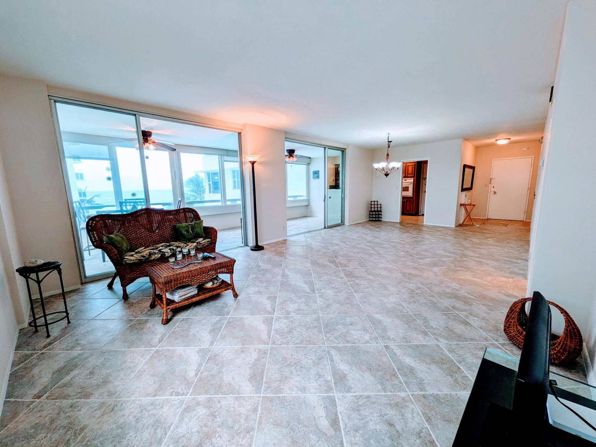 3600 Galt Ocean Drive, #4c, Fort Lauderdale, FL 33308 Living Area