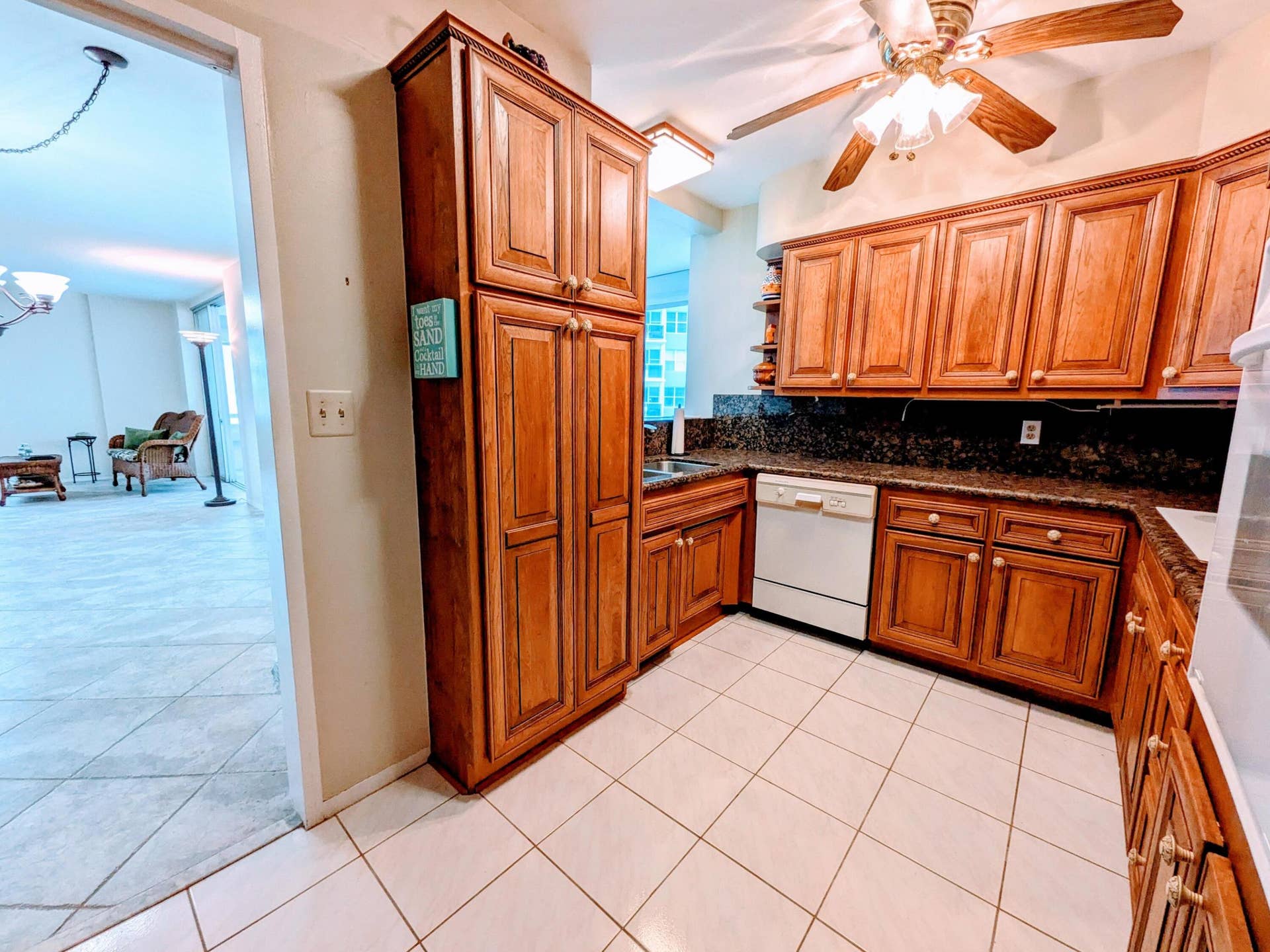 3600 Galt Ocean Drive, #4c, Fort Lauderdale, FL 33308 Kitchen