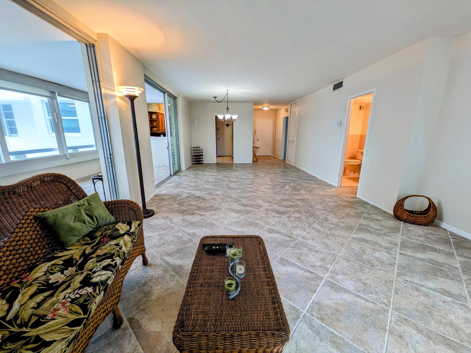 3600 Galt Ocean Drive, #4c, Fort Lauderdale, FL 33308 Living area 2