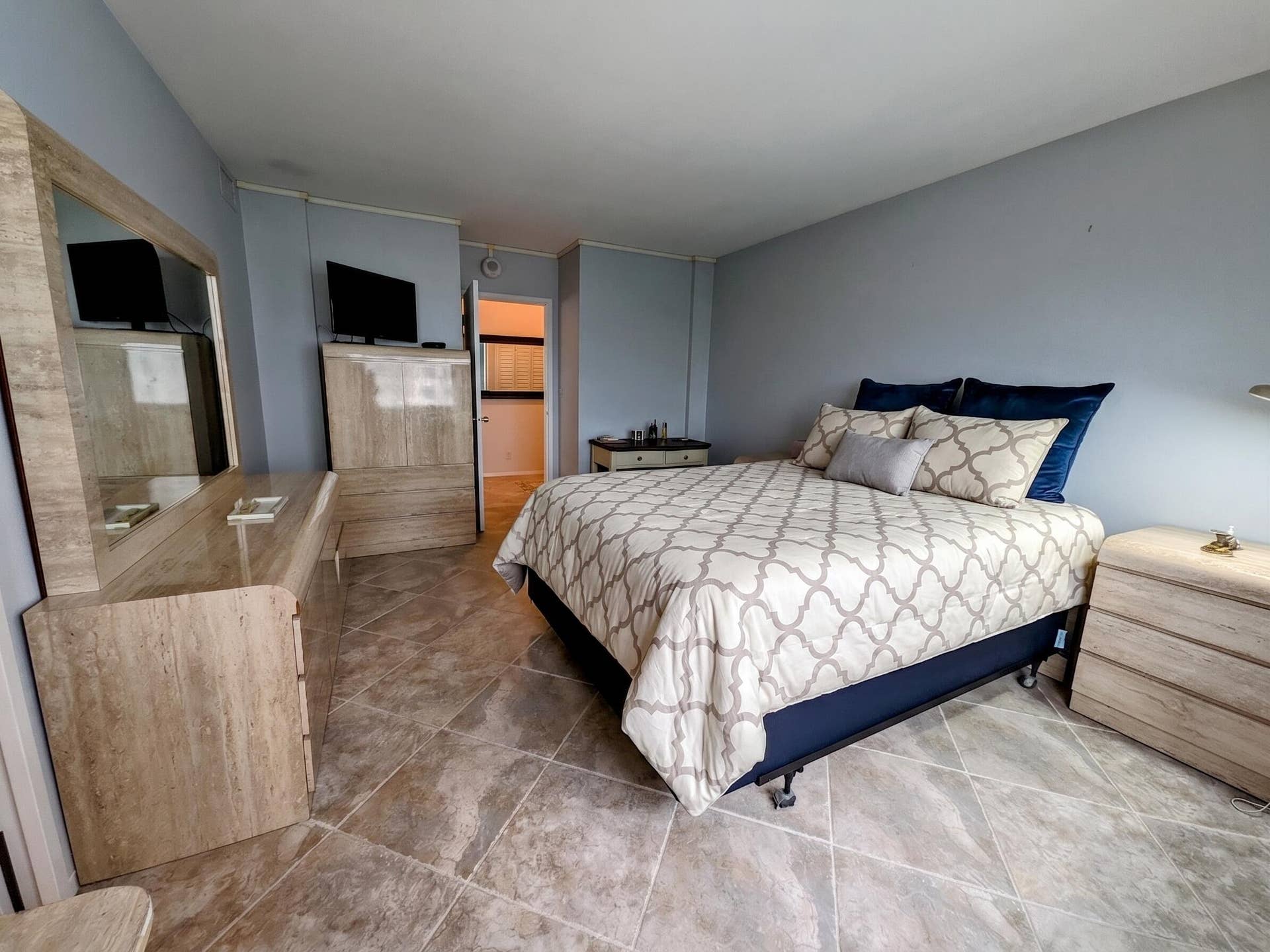 3600 Galt Ocean Drive, #4c, Fort Lauderdale, FL 33308 Primary bedroom