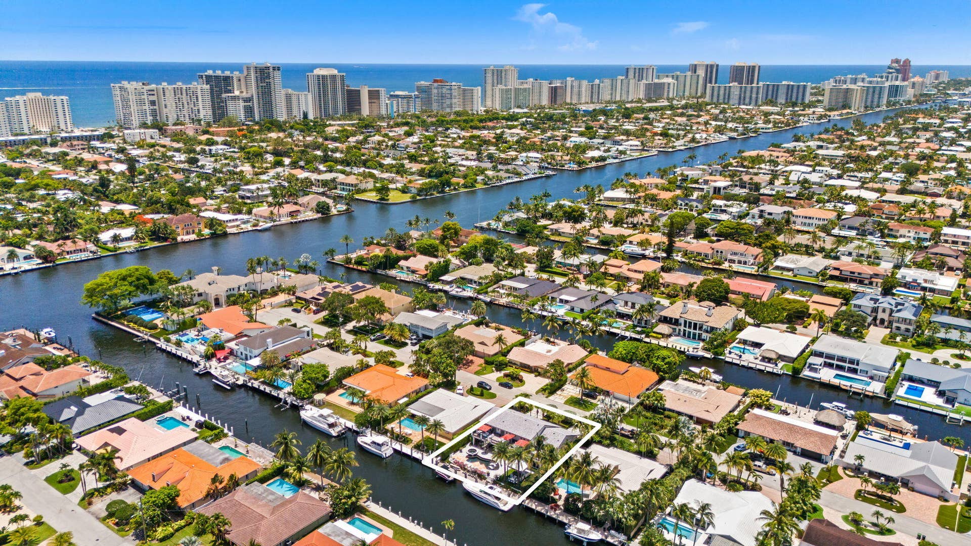 3051 NE 46th Street, Fort Lauderdale, FL 33308 4-web-or-mls-DJI_20260619132851_0366_D