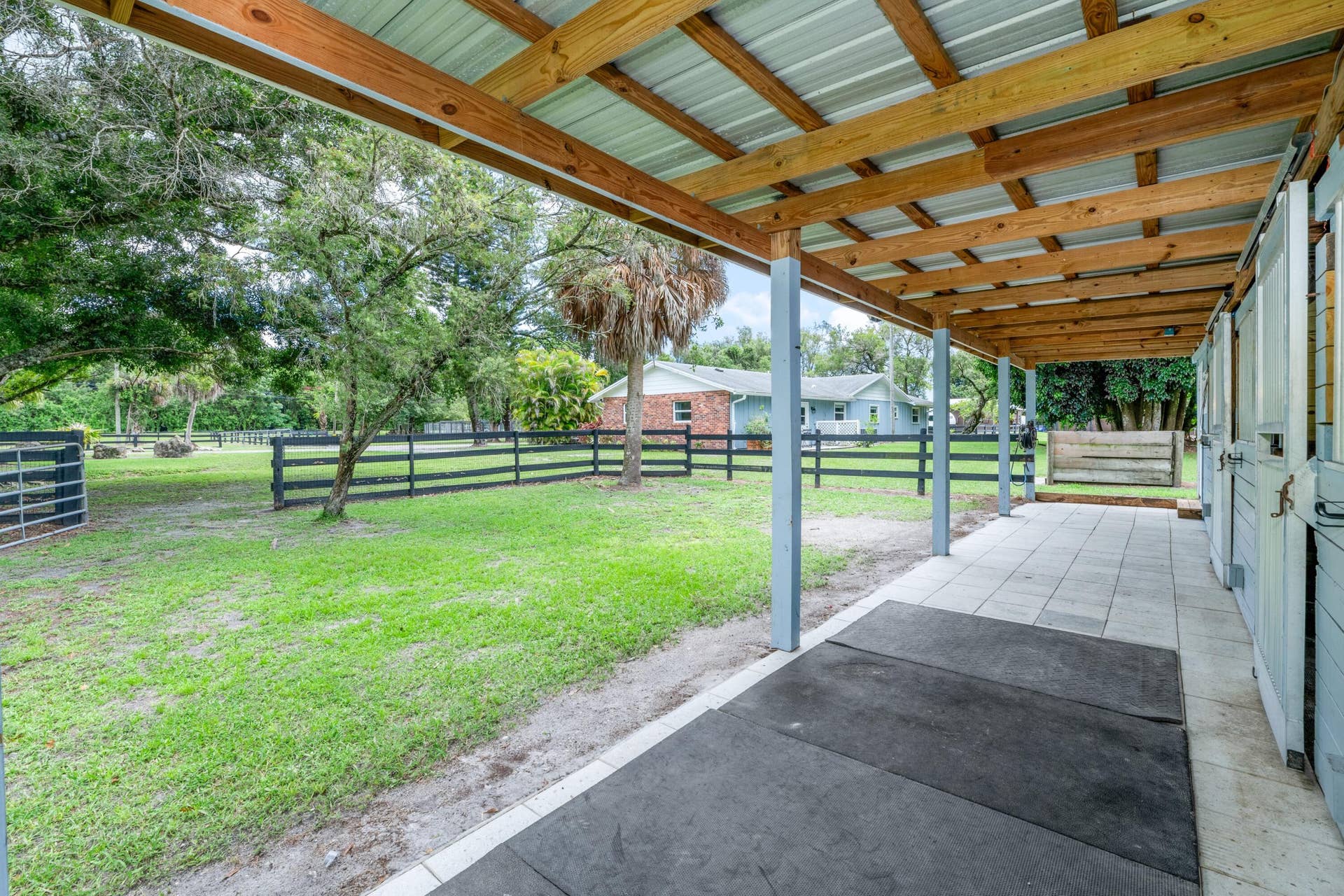 3 Stall Barn with Tack Room