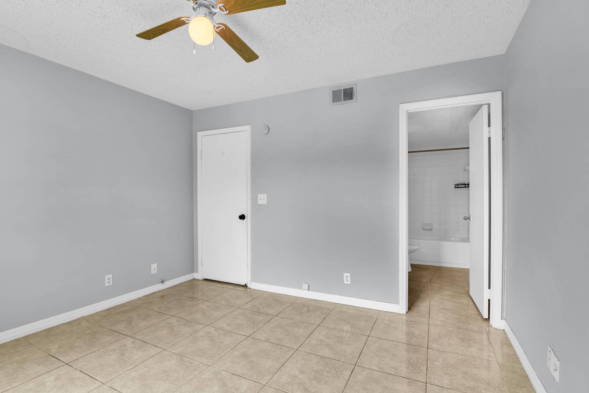 3995 W McNab Rd Pompano Beach --23