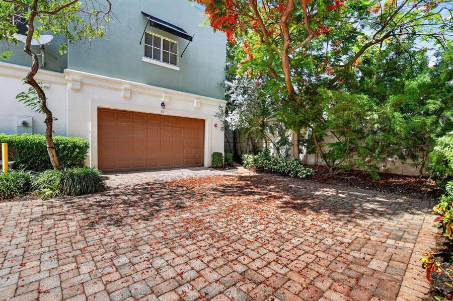 Property photo for 27 NW Hawthorne Place, Boca Raton, FL