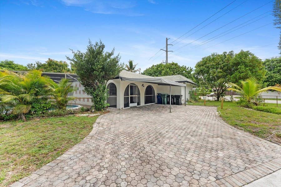 Property photo for 3101 SW 16th Street, Fort Lauderdale, FL