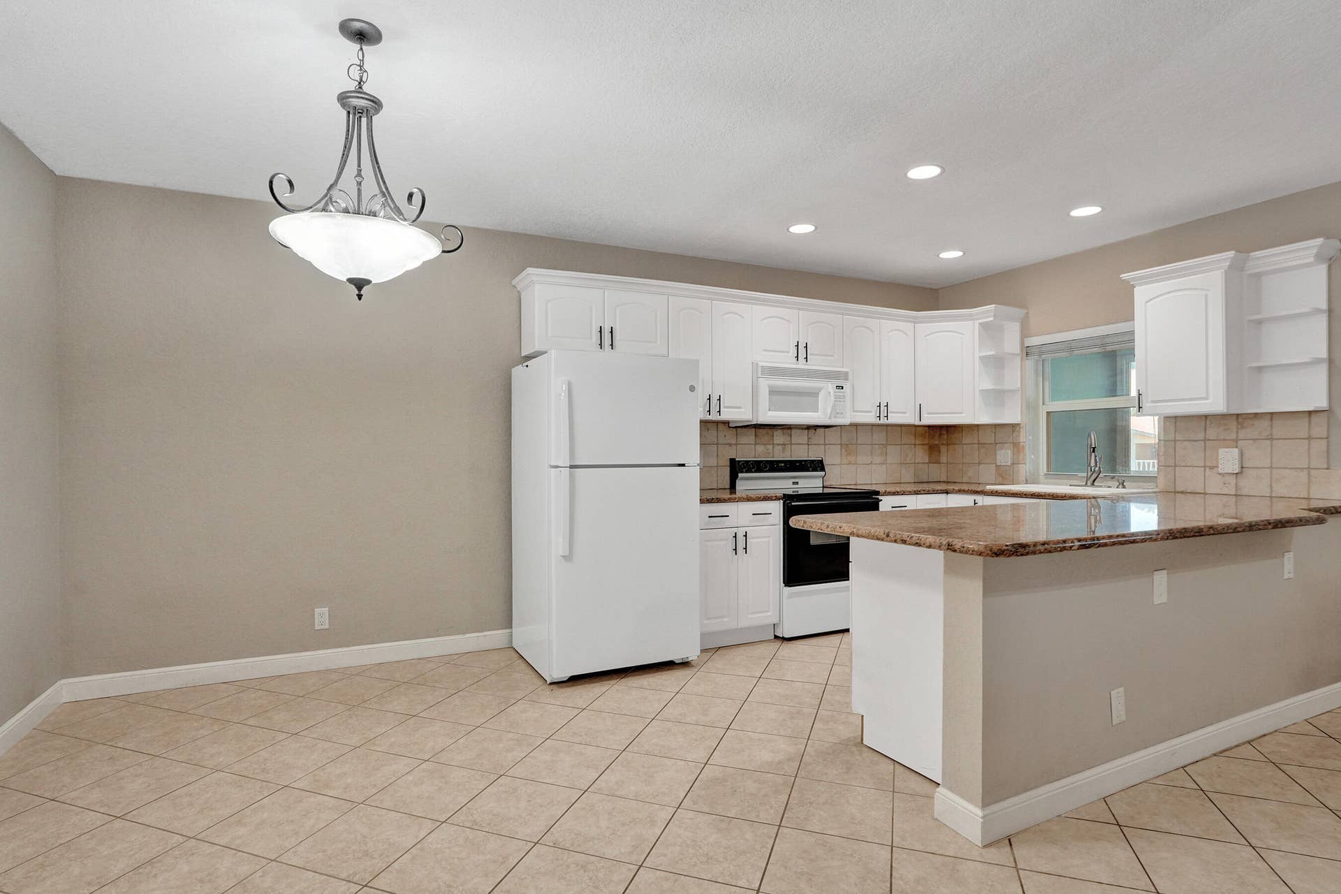 2734 NE 27th Court, #17, Lighthouse Point, FL 33064 DSC01424