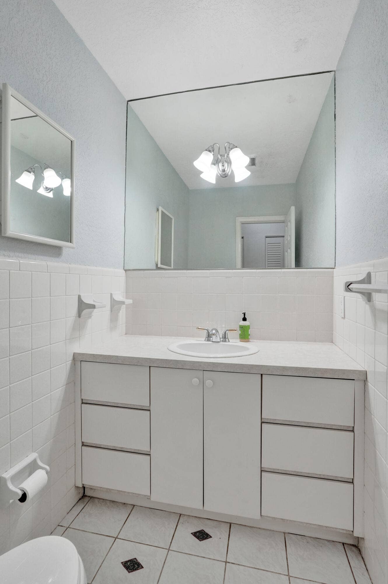 2734 NE 27th Court, #17, Lighthouse Point, FL 33064 DSC01448