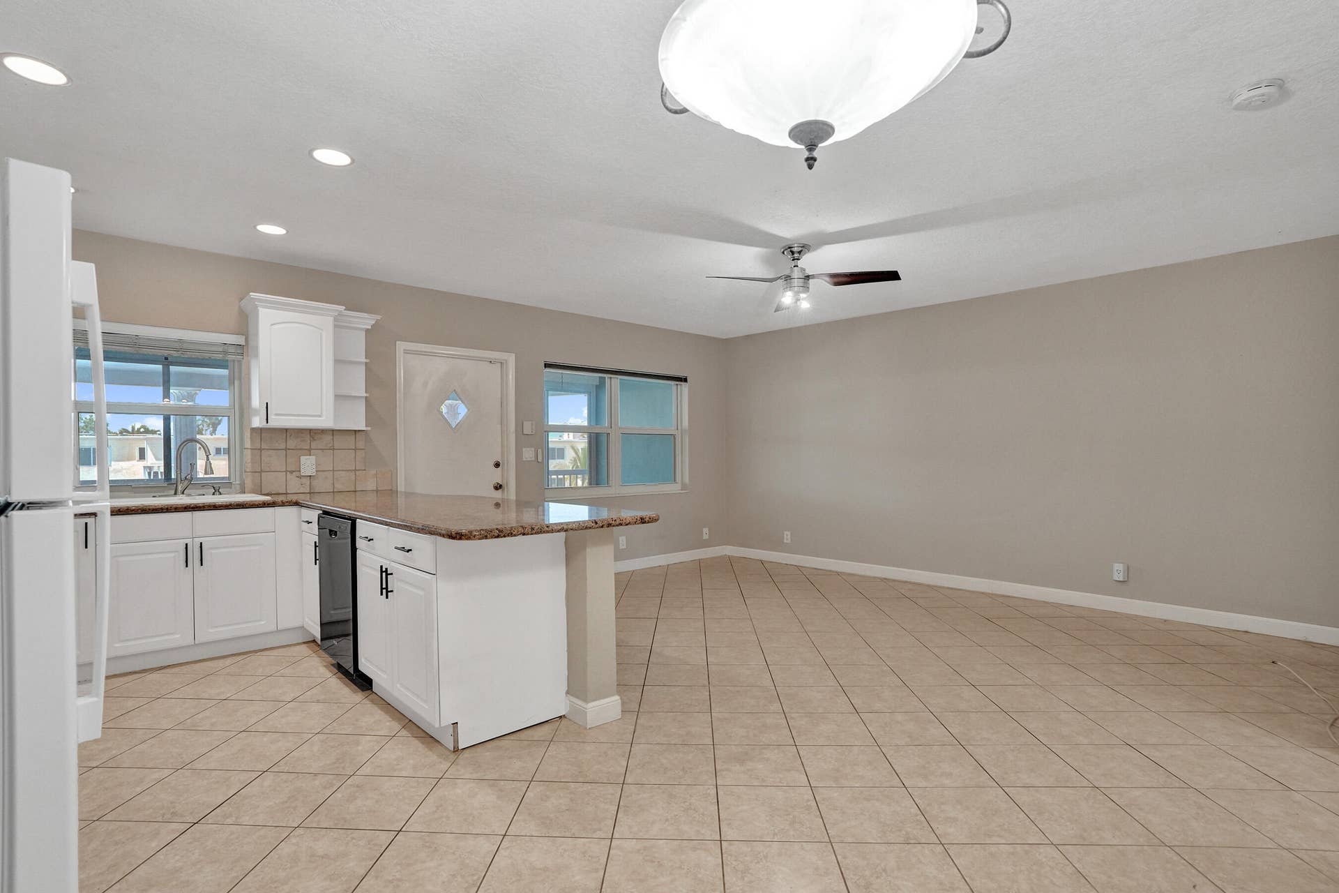 2734 NE 27th Court, #17, Lighthouse Point, FL 33064 DSC01427