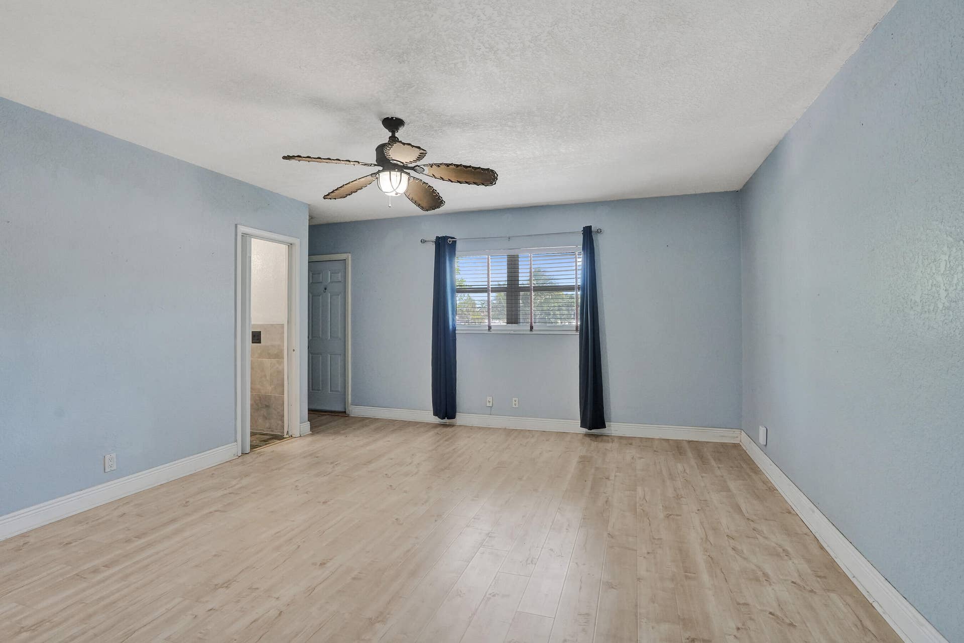 2734 NE 27th Court, #17, Lighthouse Point, FL 33064 DSC01454
