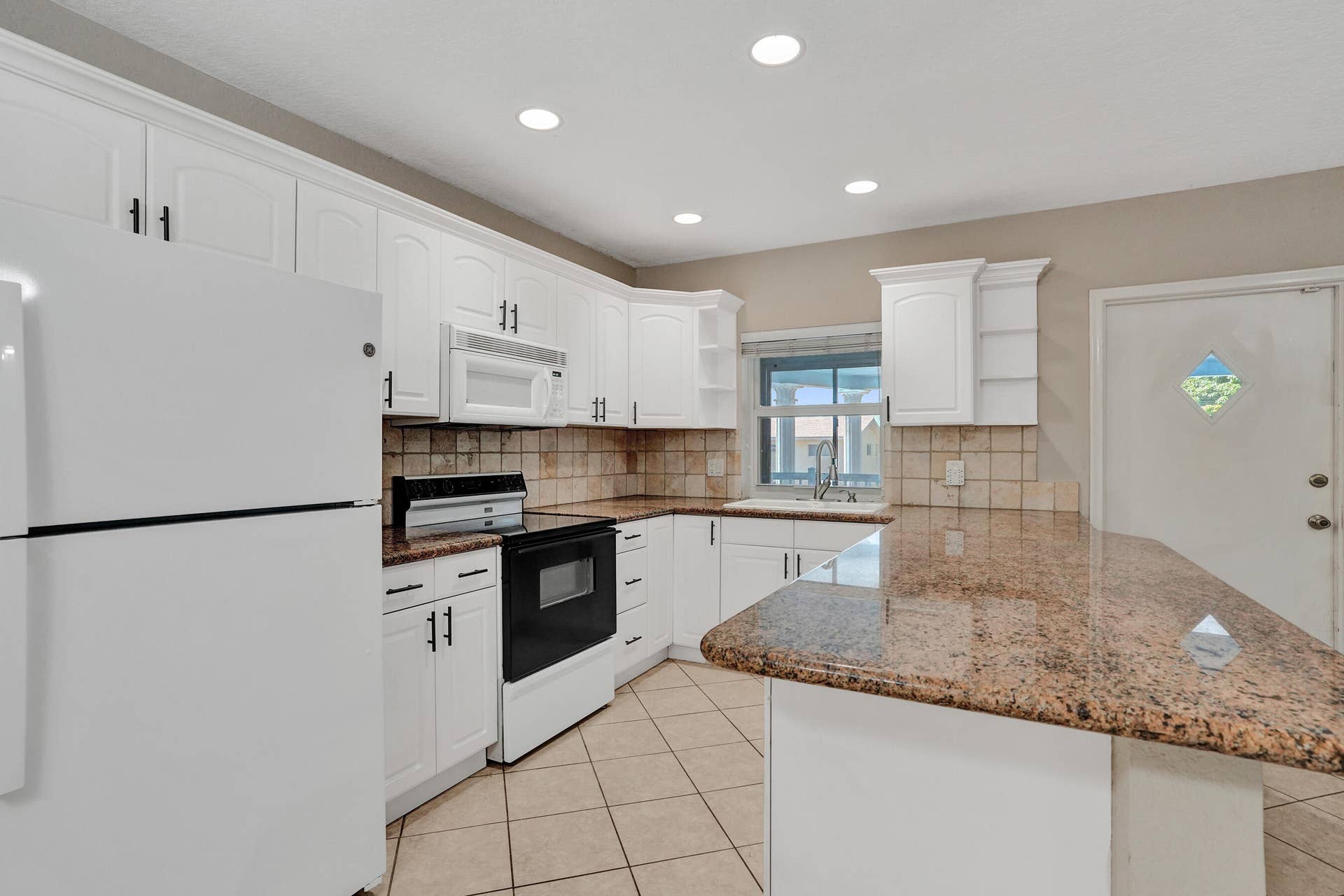2734 NE 27th Court, #17, Lighthouse Point, FL 33064 DSC01433