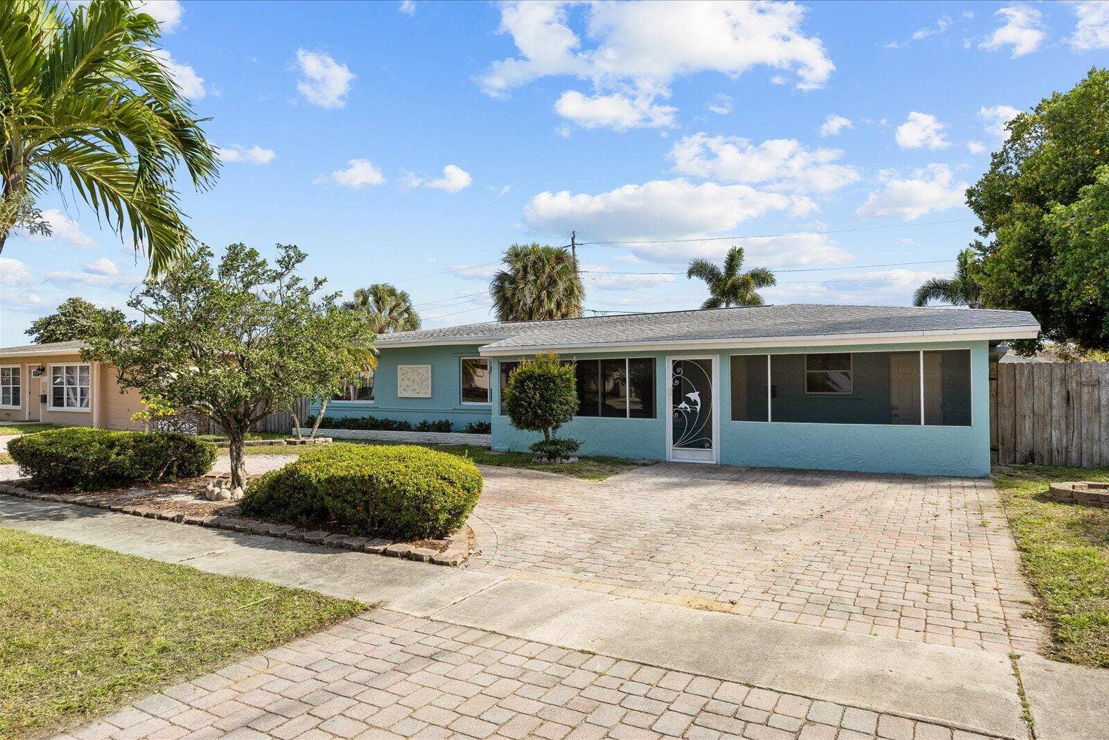 800 SE 13th Court, Deerfield Beach, FL 33441 01-800 in-35