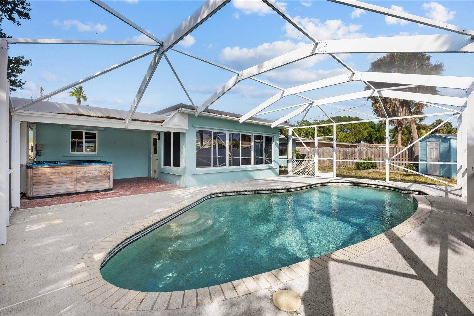 800 SE 13th Court, Deerfield Beach, FL 33441 31-800 in-25