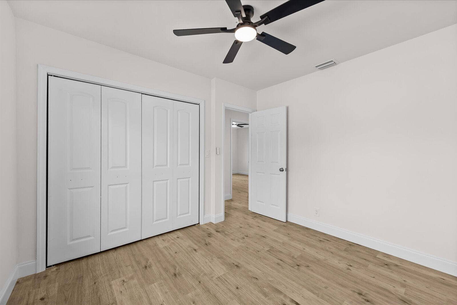 800 SE 13th Court, Deerfield Beach, FL 33441 27-800 in-21