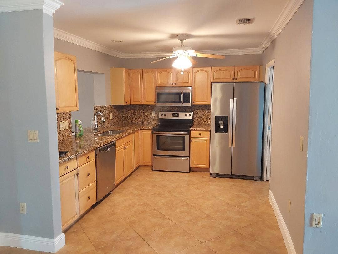 98 Seminole Lane, Boca Raton, FL 33487 Open kitchen