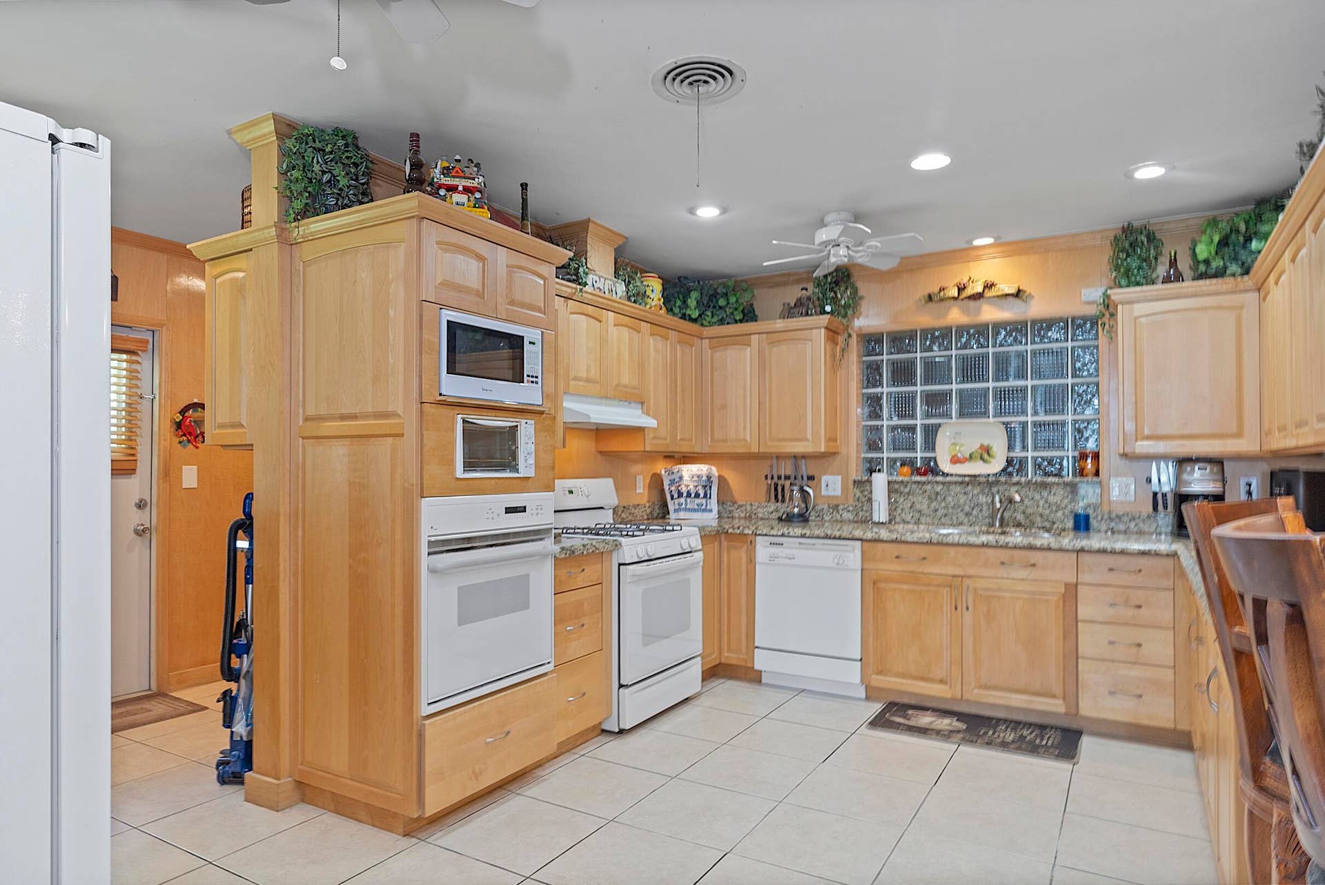521 SW 59th Avenue, Plantation, FL 33317 521 SW 59th st - - 028