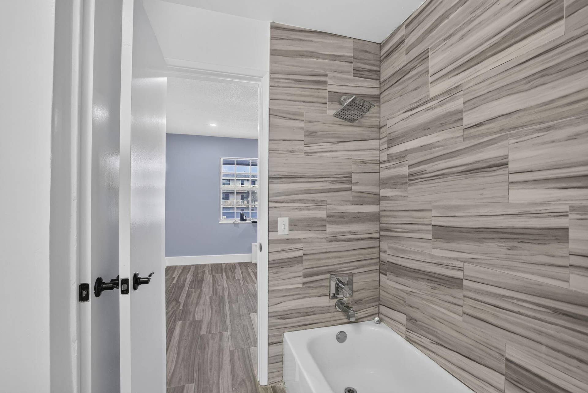 801 Pine Drive, #12, Pompano Beach, FL 33060 Full Bathroom