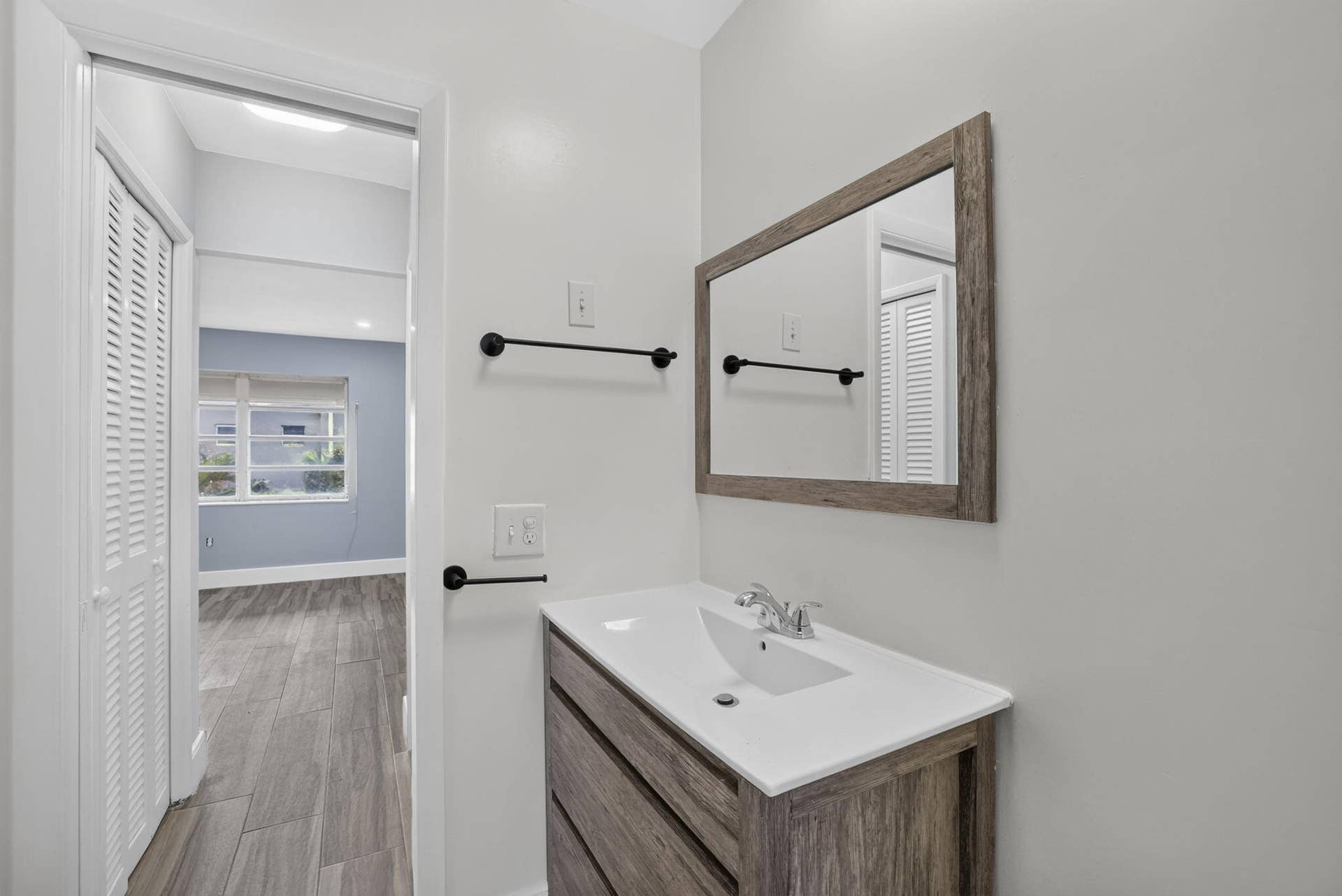 801 Pine Drive, #12, Pompano Beach, FL 33060 Full Bathroom