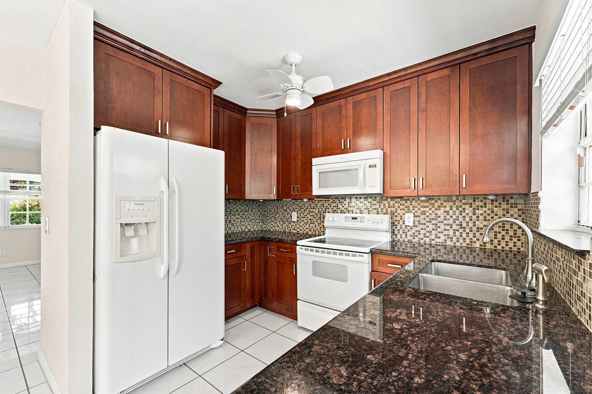 1412 NE 14th Place, Fort Lauderdale, FL 33304 13_dsc07254