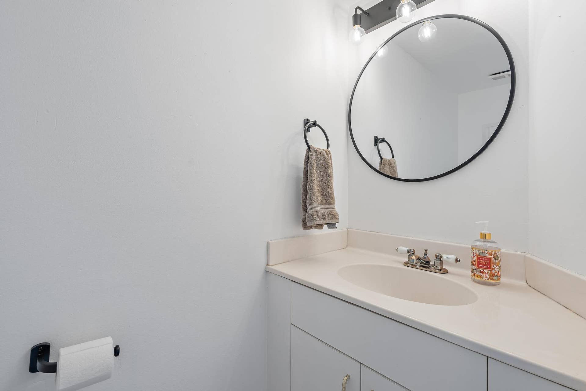 6158 Riverwalk Lane, #6, Jupiter, FL 33458 Half Bath