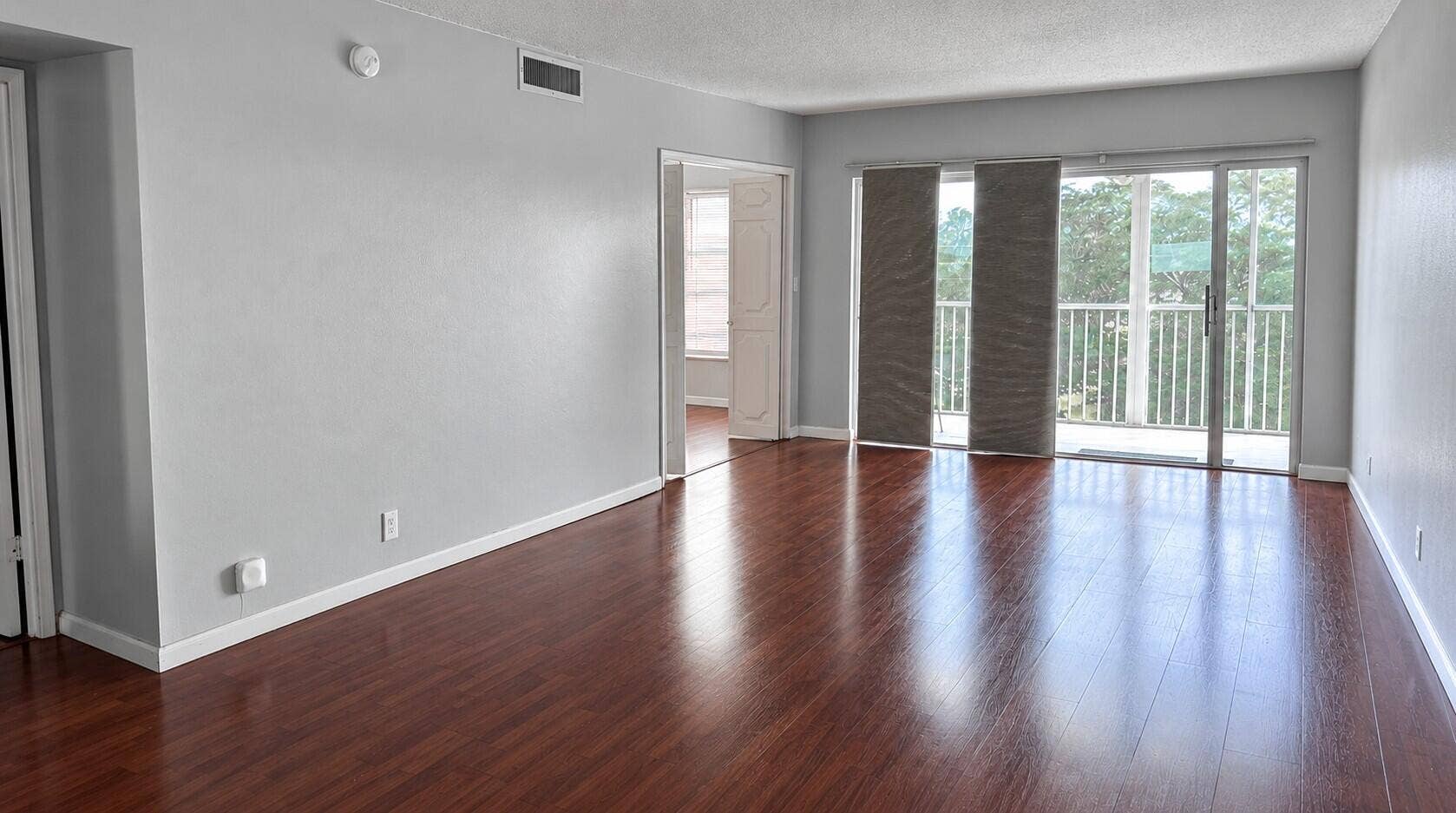 3050 N Palm Aire Drive, #602, Pompano Beach, FL 33069 Sala