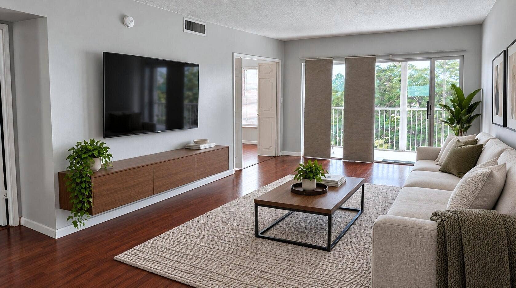 3050 N Palm Aire Drive, #602, Pompano Beach, FL 33069 Sala decorated
