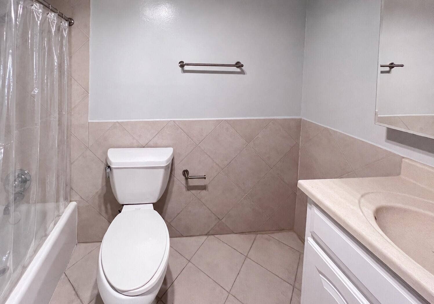 3050 N Palm Aire Drive, #602, Pompano Beach, FL 33069 Masther bath 1