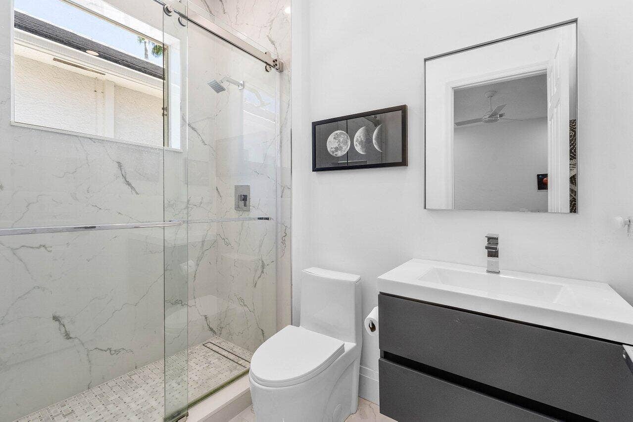 En-Suite Guest Bathroom
