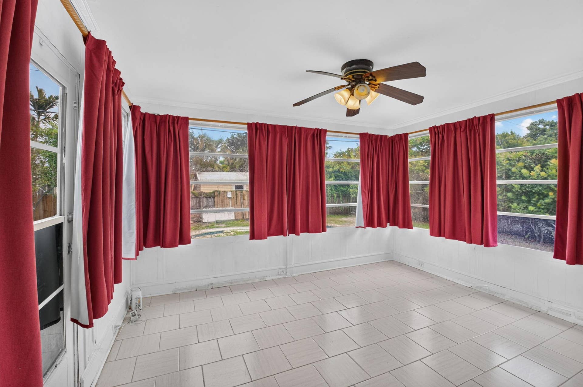 424 NW 12th Avenue, Boca Raton, FL 33486 Sun Room
