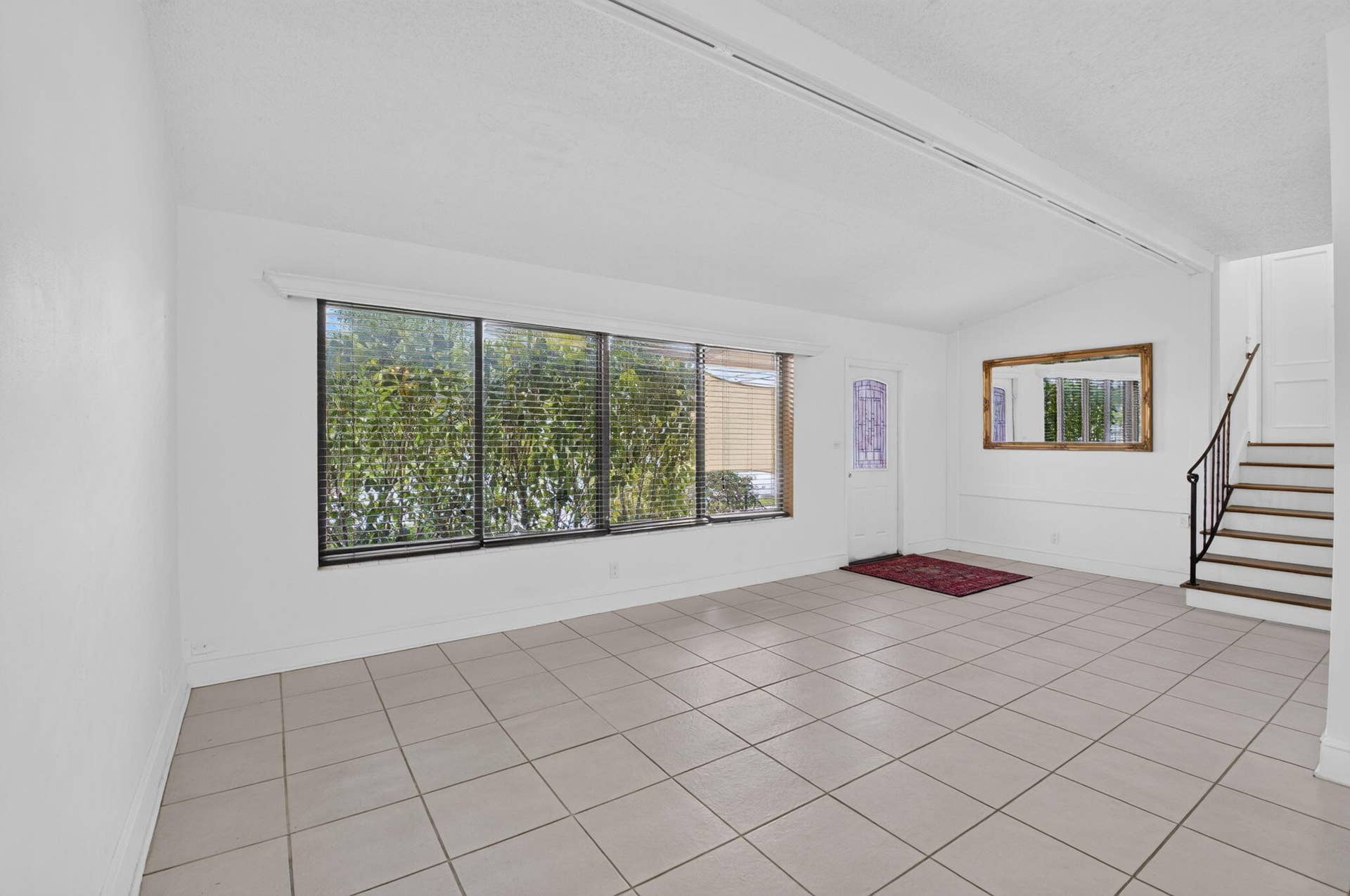 424 NW 12th Avenue, Boca Raton, FL 33486 Living Room