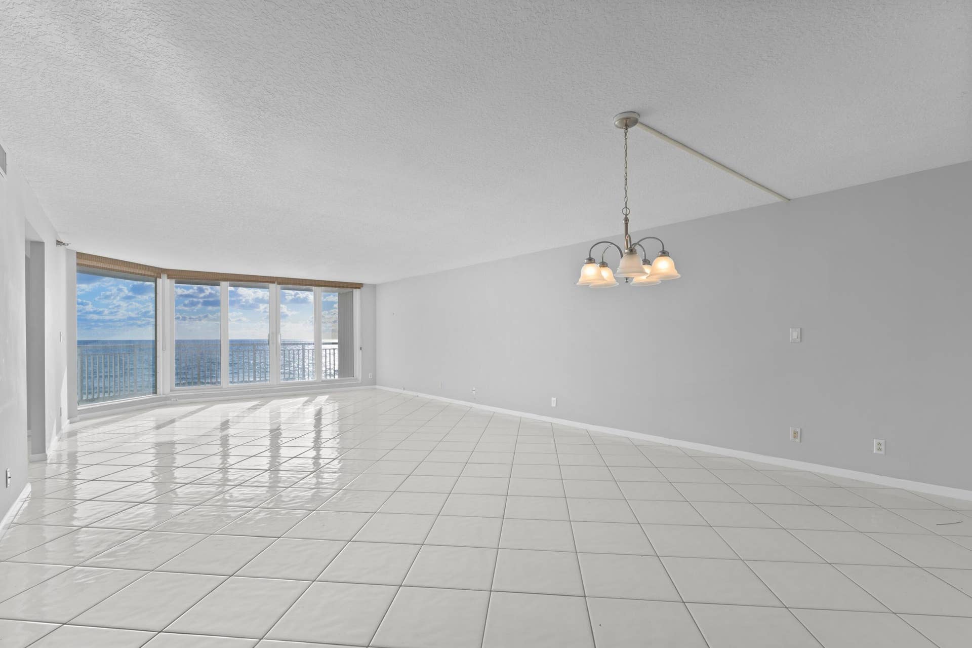 3600 S Ocean Boulevard, #203, South Palm Beach, FL 33480 Living/Dining Room