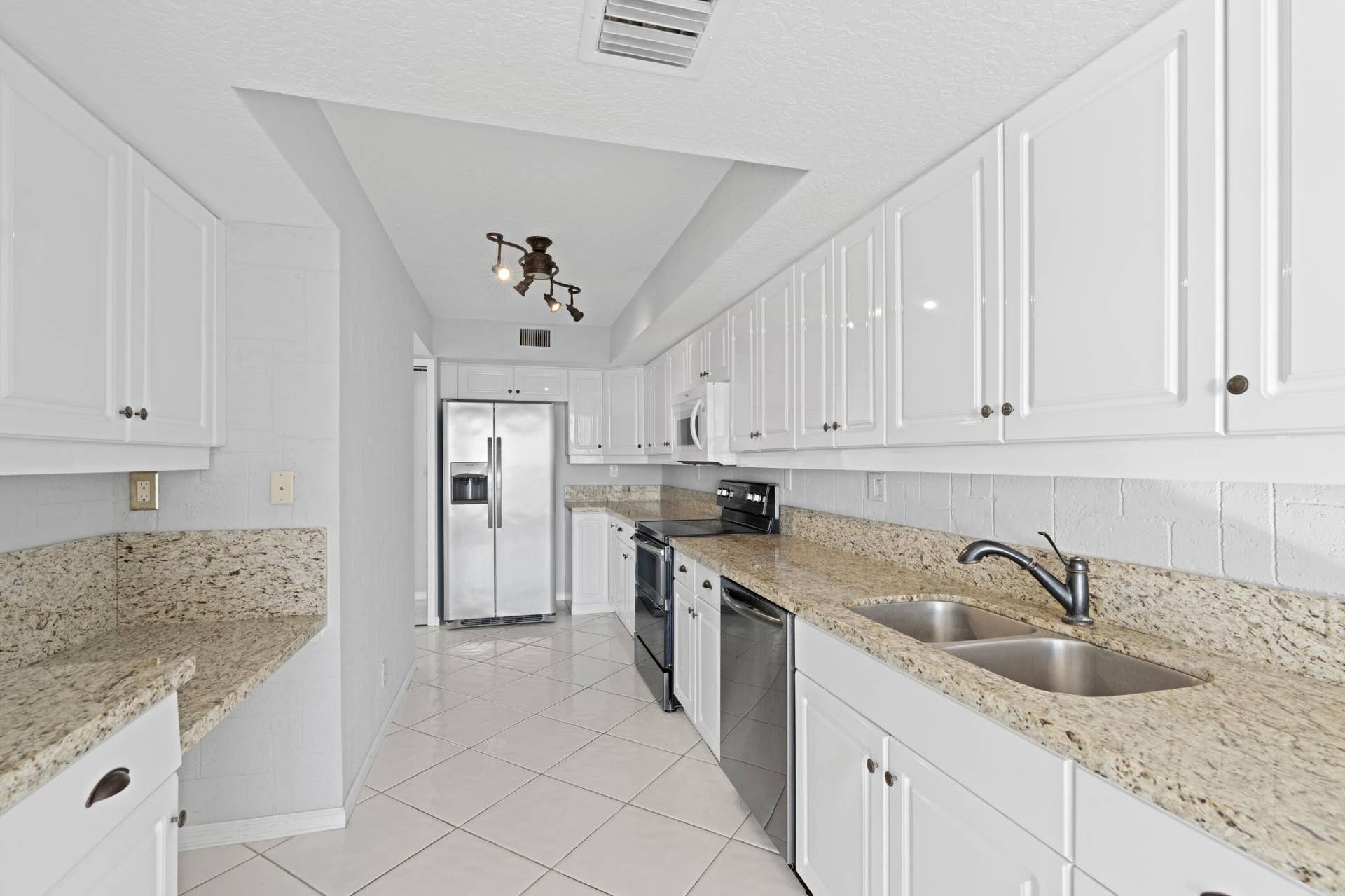 3600 S Ocean Boulevard, #203, South Palm Beach, FL 33480 Kitchen